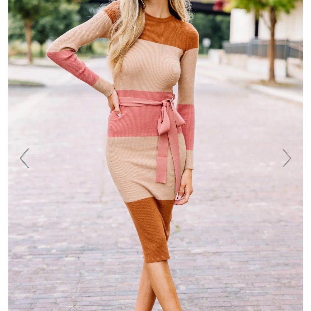 It’s meant to be colorblock dress brown